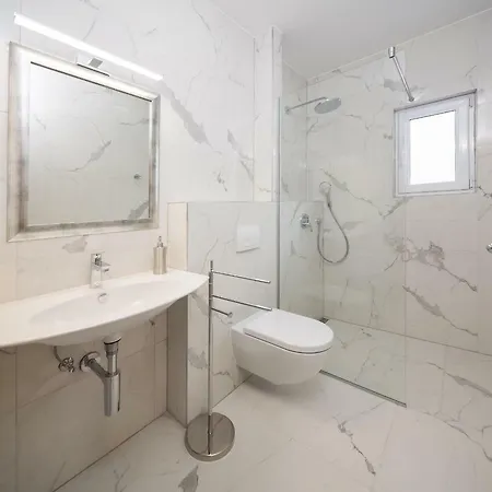 Mk-elegant With A Sea View Balcony Apartmán