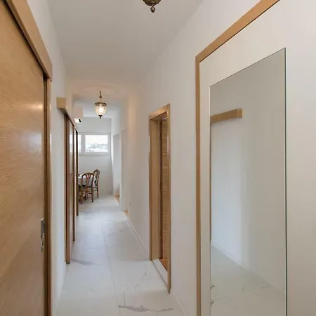 Mk-elegant With A Sea View Balcony *
